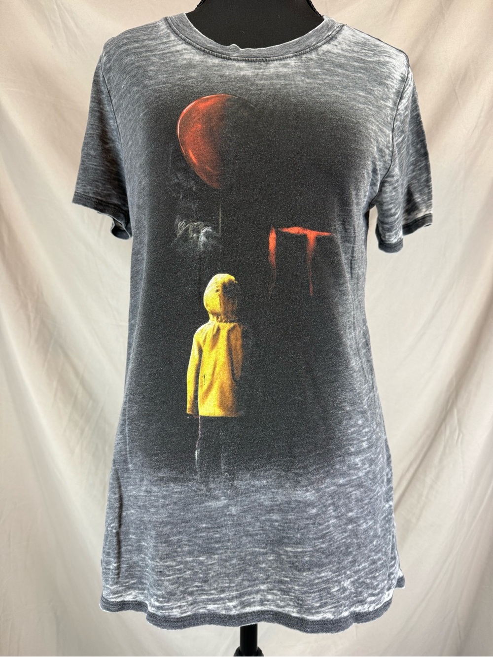 Stephen King’s IT Georgie Yellow Raincoat Graphic T-Shirt Gray Mineral Wash - XS